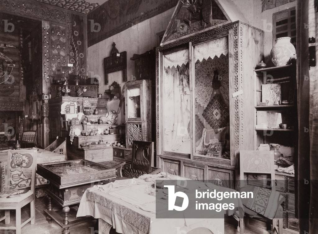 Photograph of Rodnik, Princess Maria Tenisheva's shop in Moscow, where items from the arts and crafts workshop on her Talashkino estate were sold, 1903 (photo)