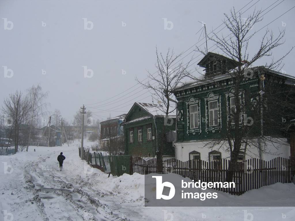Wooden dacha house in Bogolyubovo, Russia, 2005 (photo)