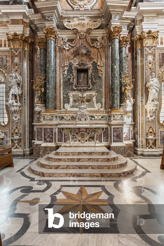 “Raised” Chapel of the Sideboard, Basilica of Our Lady of the Madia, Monopoli, Bari, Italy (photo)