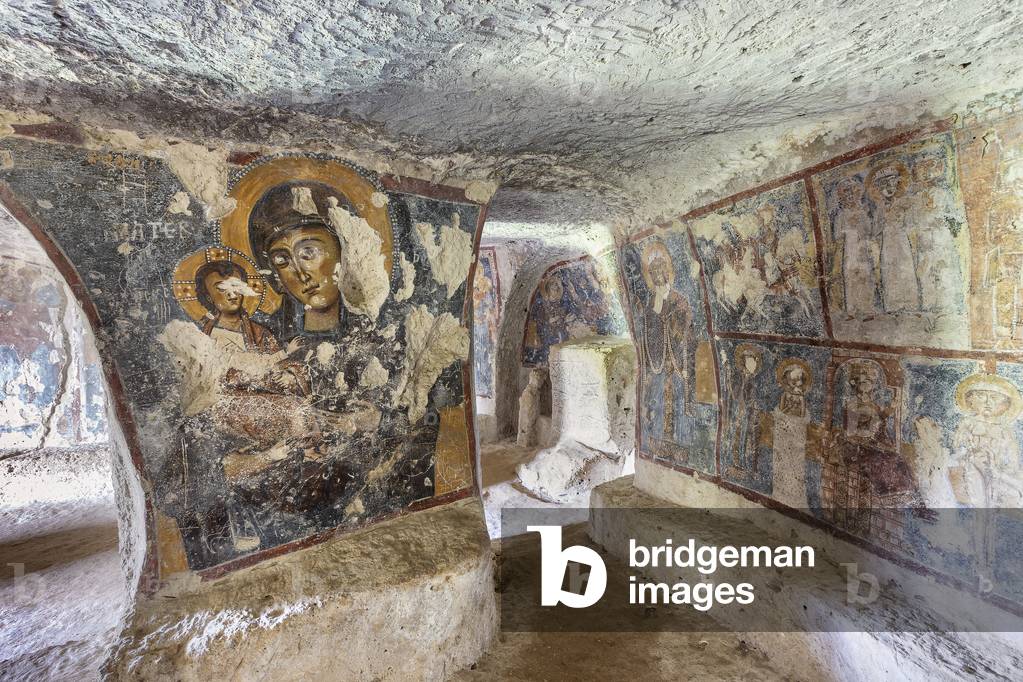 Mottola, Taranto, Puglia, Italy, Rock church of Santa Margherita, interior (photo)
