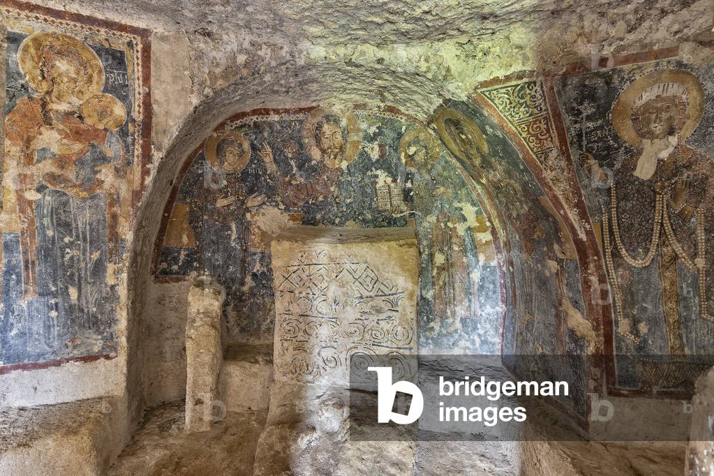 Mottola, Taranto, Puglia, Italy, Rock church of Santa Margherita, interior (photo)
