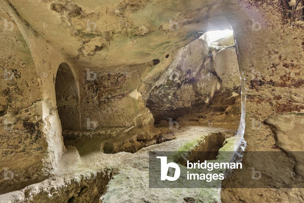 Mottola, Taranto, Puglia, Italy, rock church of Sant'Angelo, interior (photo)