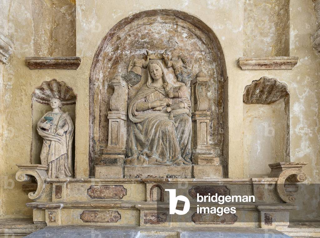 Altar of Santa Maria della Consolazione inside the rock-cut church of San Pietro Barisano, Matera, Italy (photo)