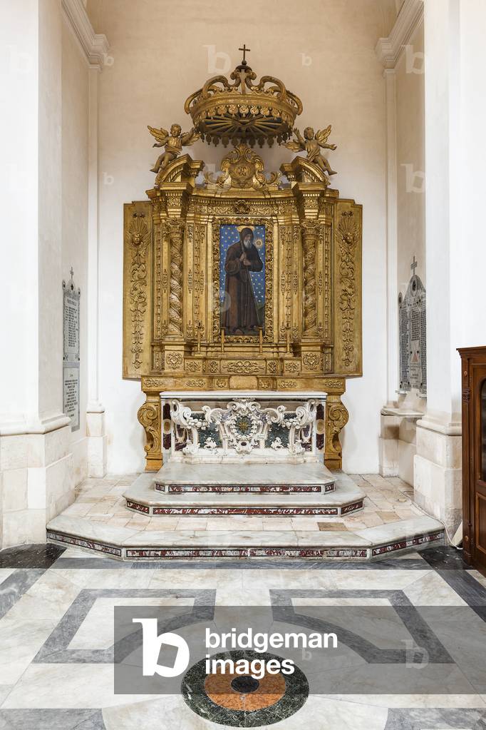 Left nave, Marble Altar of San Francesco Da Paola (late 18th century), Basilica Co-cathedral Maria S. della Madia, Monopoli, Bari, Italy (photo)