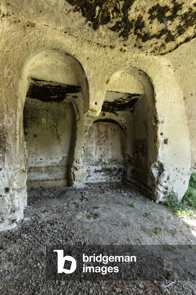 Castellaneta, Taranto, Puglia, Italy, The rock church of Santo Stefano in the ravine of Santo Stefano (photo)