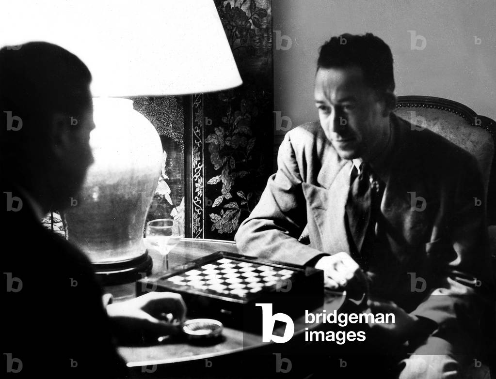 French writer Albert Camus et Maurice Nadeau en 1947 (photo)