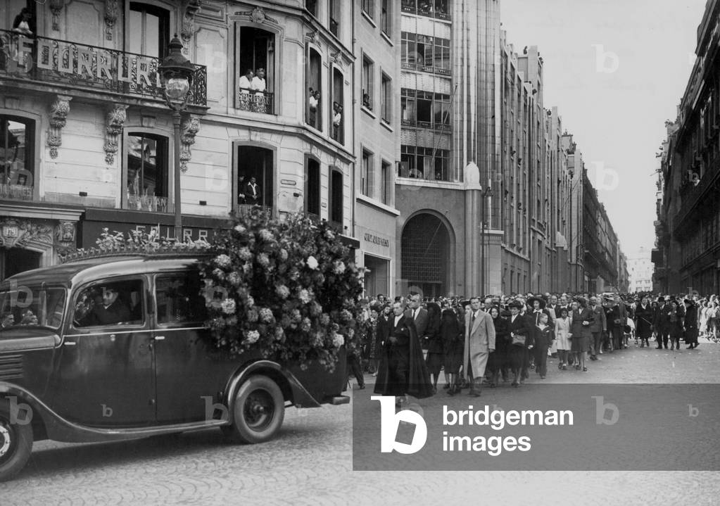 Raimu's  funeral in Paris, 1946 (photo)