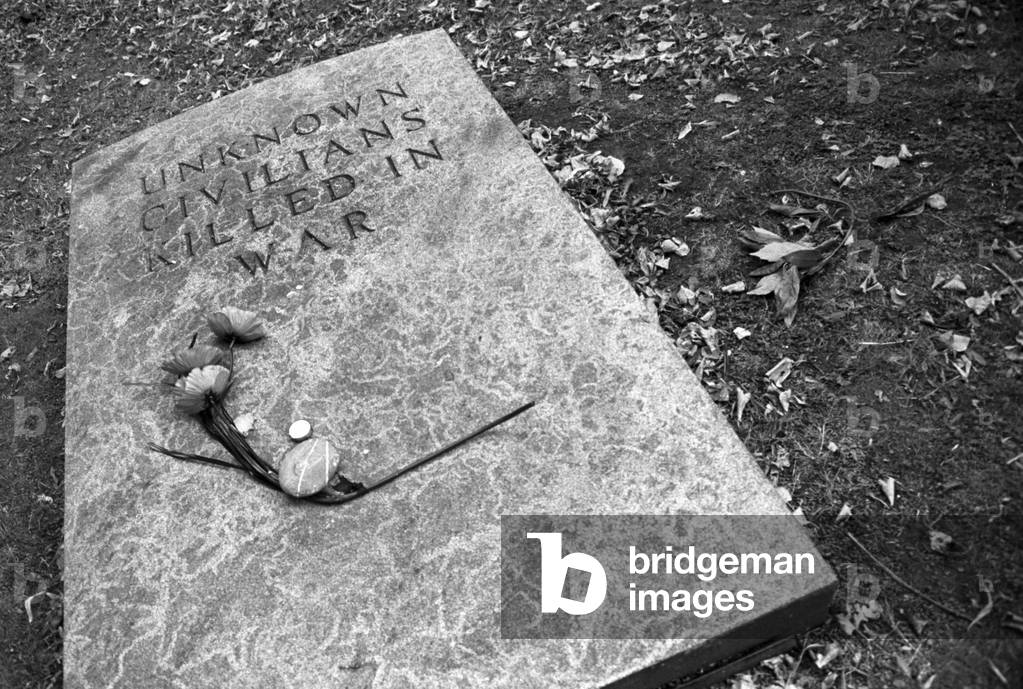 Gravestone of unknown civilian