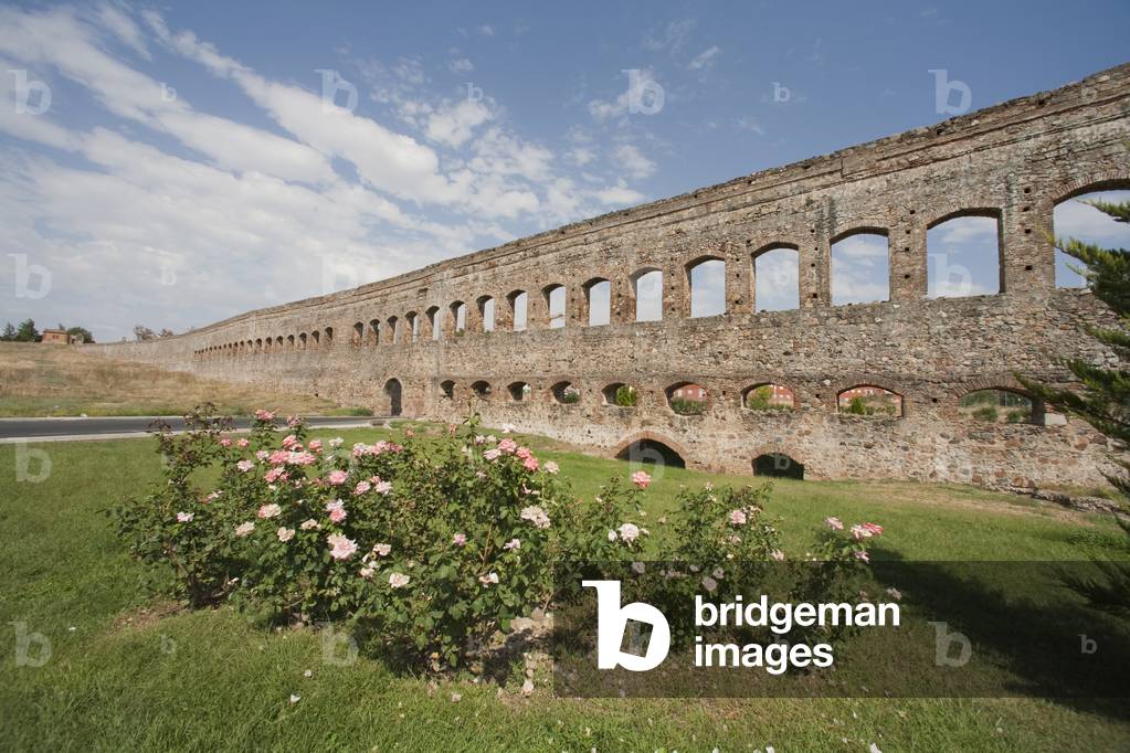 San Lazaro Aqueduct, Rabo de Buey, Merida, Spain, 2007 (photo)