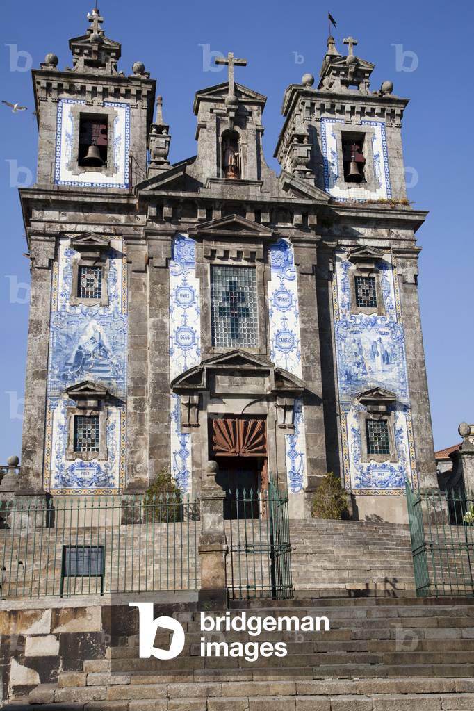 View of the west facade, Church of Saint Ildefonso, Porto, Portugal (photo)
