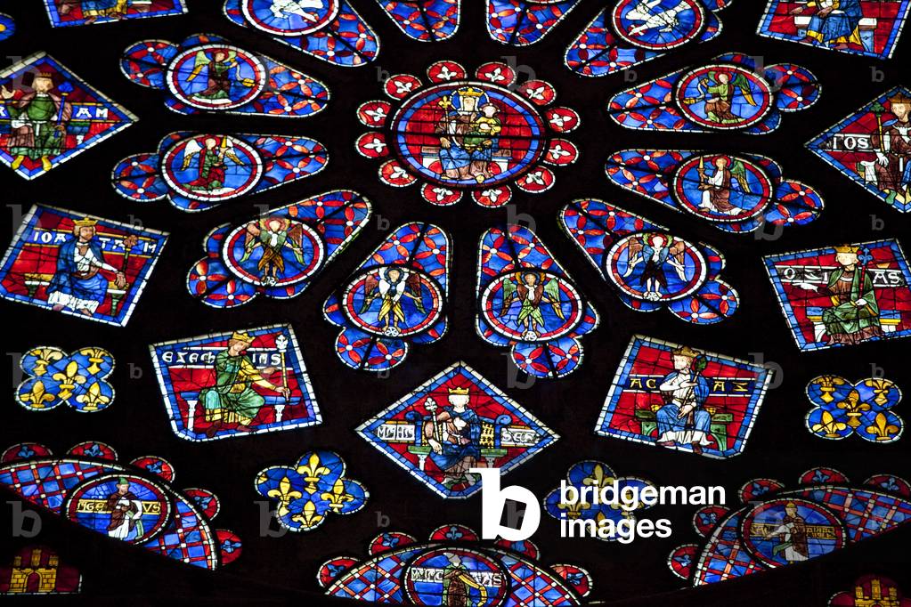 Rose window in the north transept of the Cathedral of Our Lady of Chartres (photo)