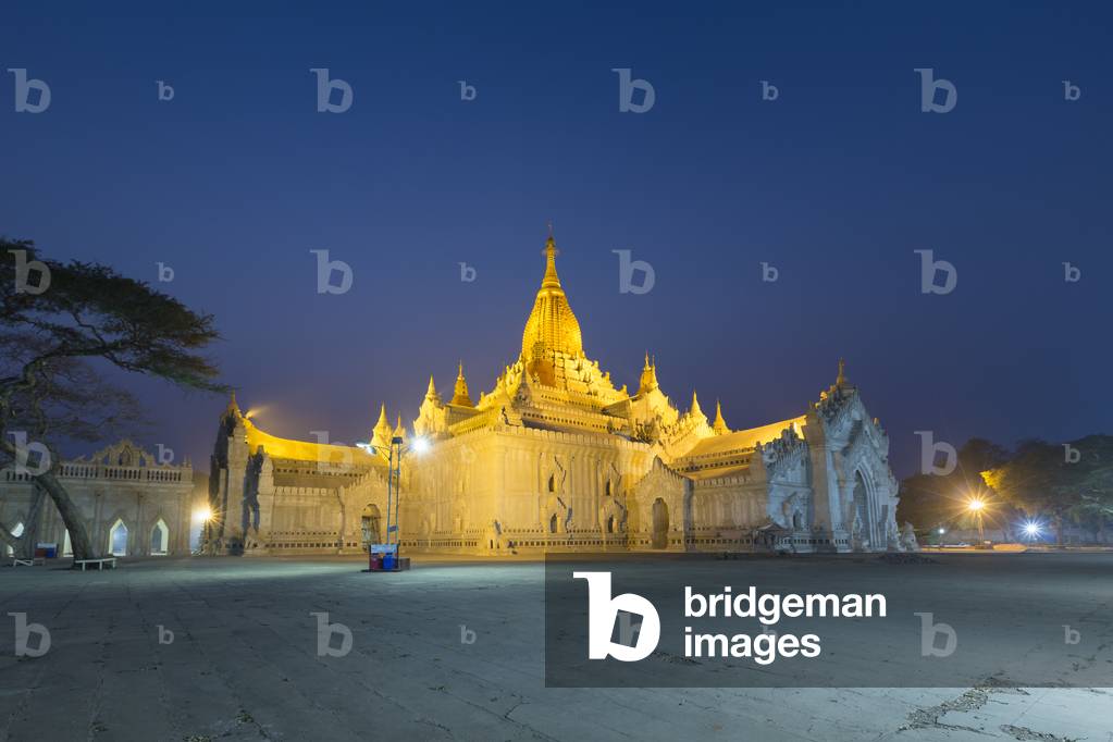 Ananda temple, Bagan, Myanmar (photo)