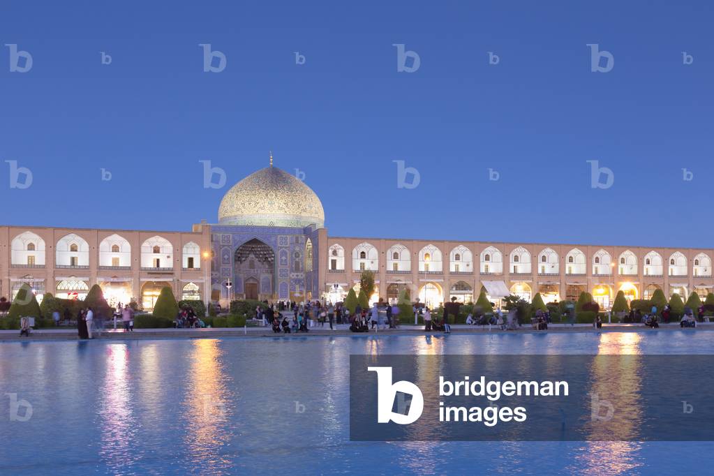 Imam square with Lotfollah mosque , Isfahan, Iran (photo)