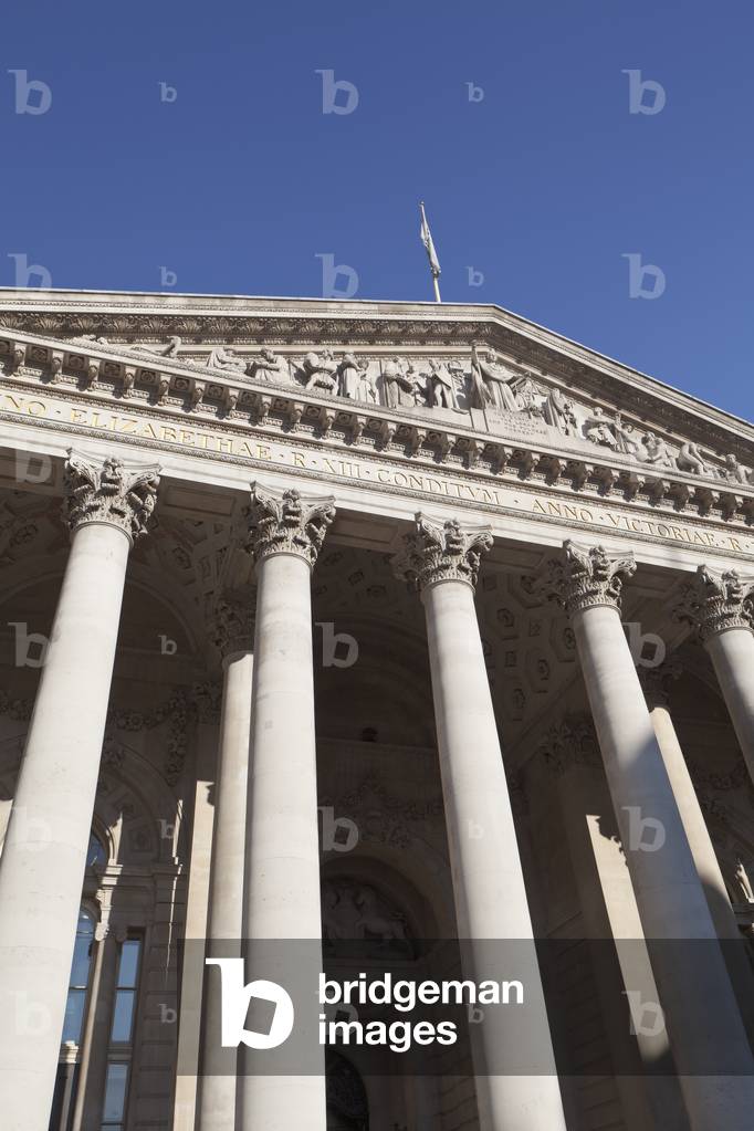 The Royal Exchange Building, City of London, England (photo)