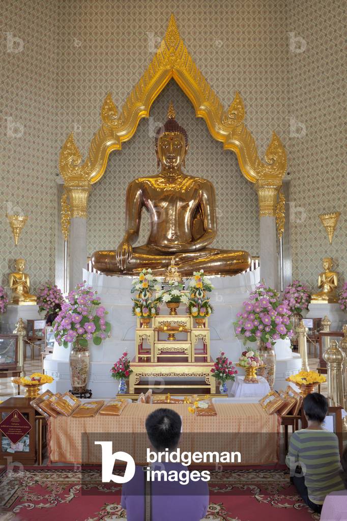 Gold Buddha statue at Wat Traimit, the Temple of the Golden Buddha in Bangkok, Thailand (photo)