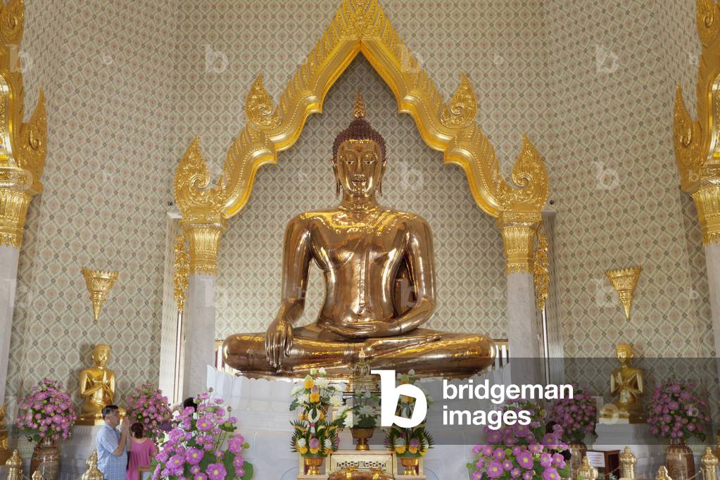 Gold Buddha statue at Wat Traimit, the Temple of the Golden Buddha in Bangkok, Thailand (photo)