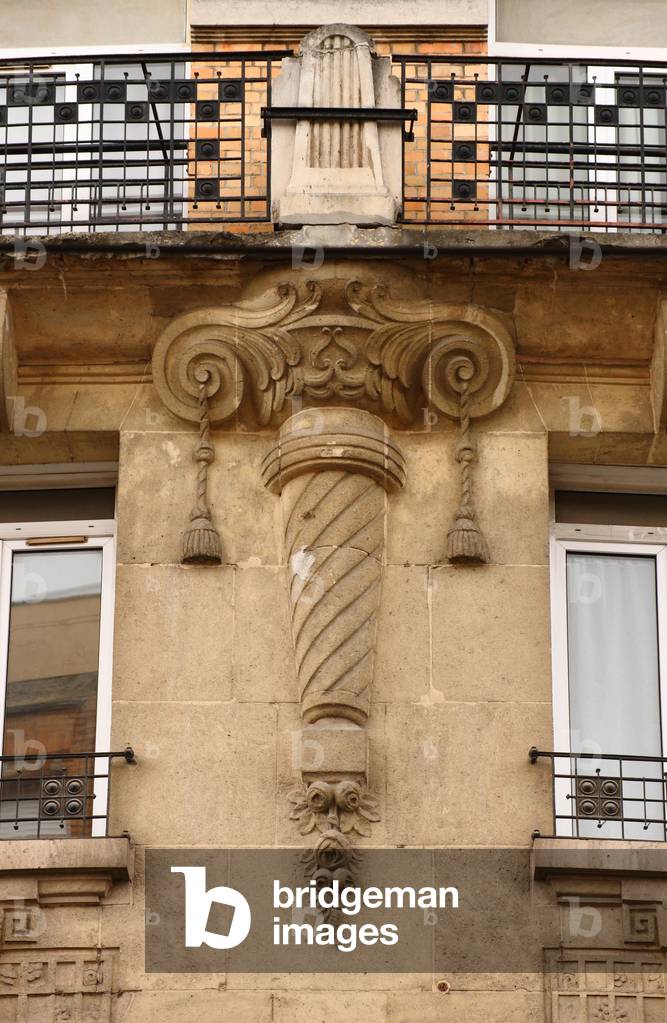 Art deco style, detail of the facade of 9 avenue de Laon, Building of 1923, Architect: Constant Ouviere, Reims, Marne, Grand Est, France, 2019 (photo)
