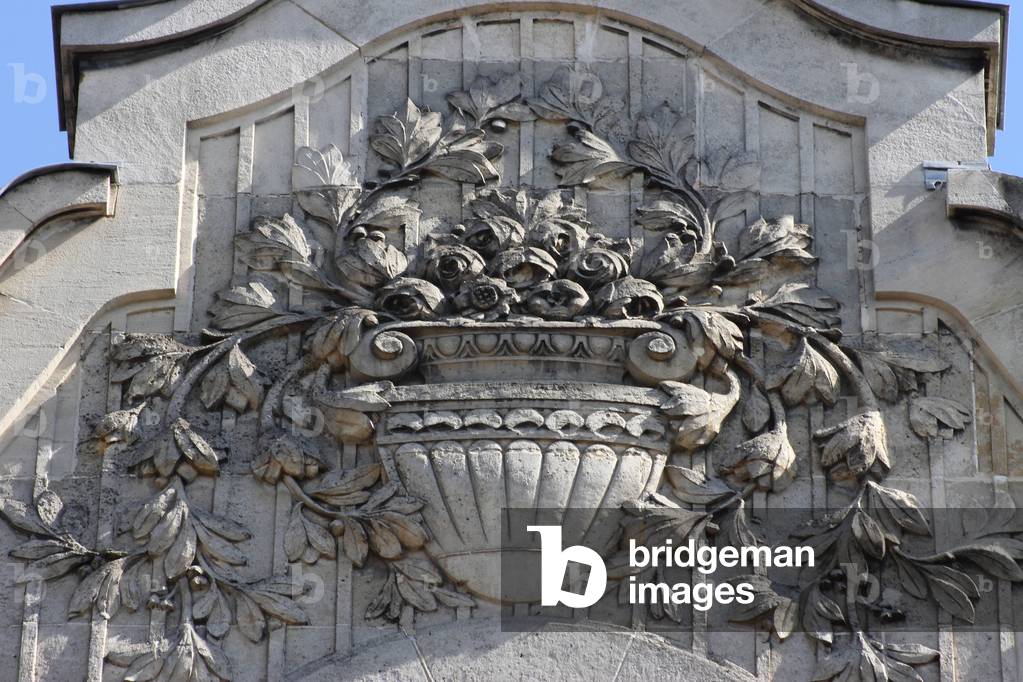 Art deco style, Detail of the facade of 3 rue du Cadal Saint-Pierre, Building of 1924, Architect: Maurice Brissart, Reims, Marne, Grand Est, France, 2019 (photo)