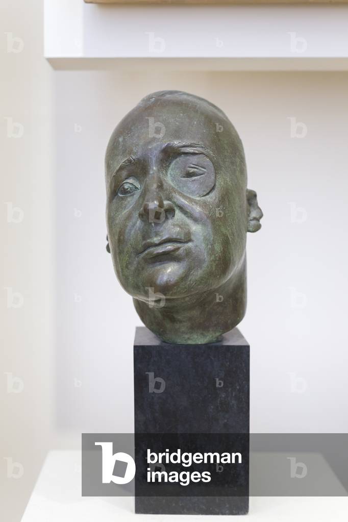 Portrait of Riccardo Bacchelli, 1935-36 (bronze) 