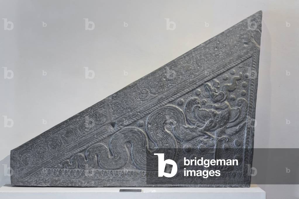 Banister, Ba Tam pagoda, Hanoi, 1115 (stone)