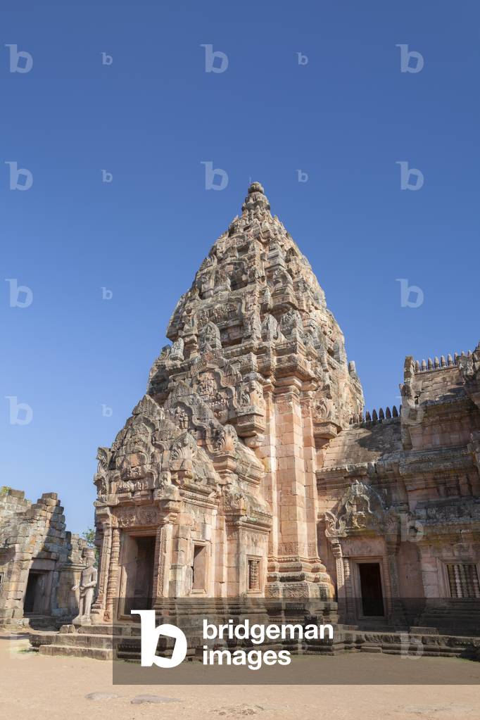 The main tower of Prasat Hin Phanom Rung temple, Phanom Rung historical park, Buriram province, Thailand (photo)