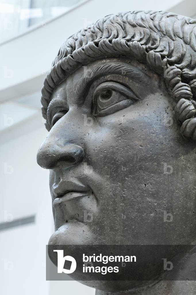 Bronze head of Emperor Constantine (bronze)
