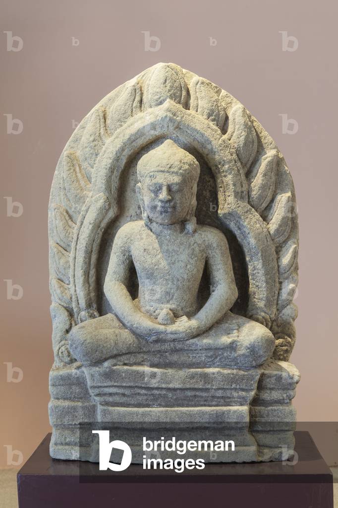Bhaisajyaguru, lord of healing, Lopburi art, 13th century AD, found at Meru Bhramathat,  Phimai national museum, Thailand (photo)