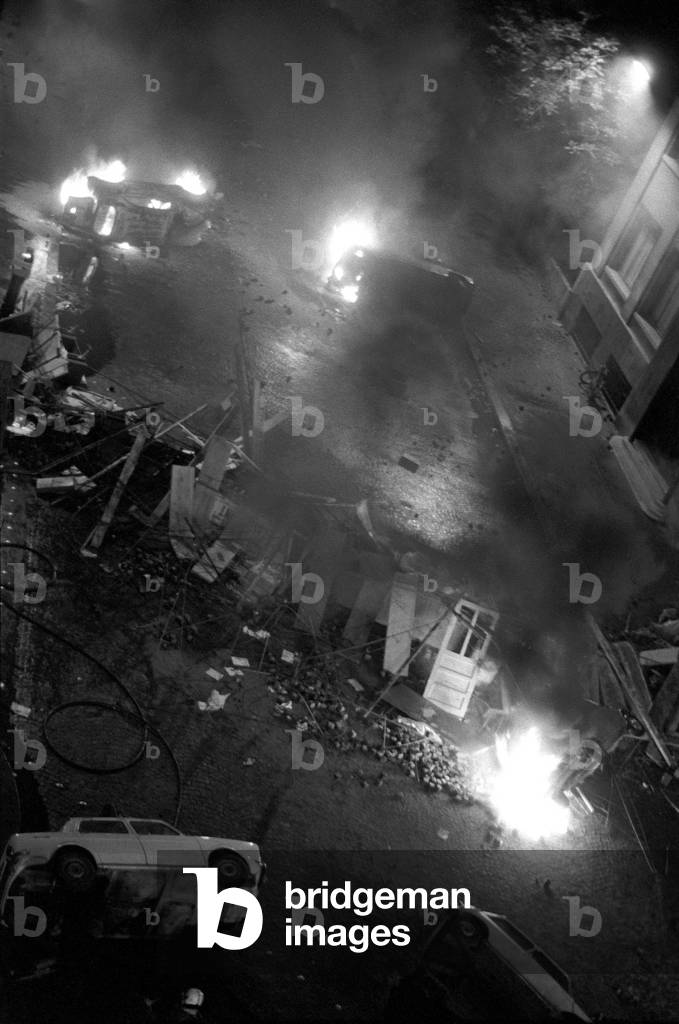 Mai 68 : barricade incendiee