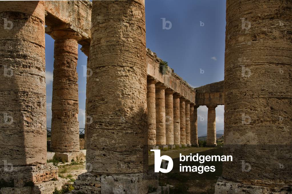 Segesta’s unfinished Doric Temple (420 BC), Segesta, Sicily, Italy (photo)