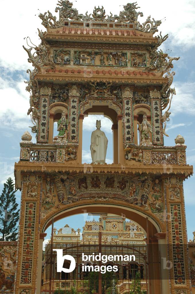 Vinh Trang Buddhist Temple entrance gate, My Tho, Vietnam