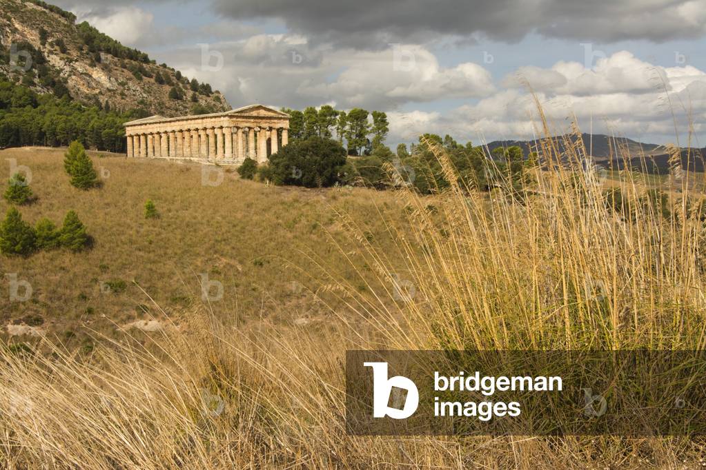 Segesta’s unfinished Doric Temple (420 BC), Segesta, Sicily, Italy (photo)