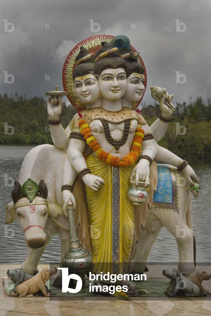 Statue of Dattatreya (Divine Trinity),  Grand Bassin, Mauritius (photo)