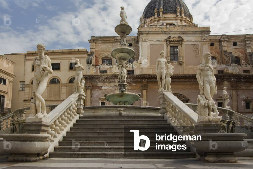 The Praetorian Fountain, built by Francesco Camilliani in Florence in 1554, but transferred to Palermo in 1574, Piazza Pretoria, Palermo,  Sicily, Italy (photo)
