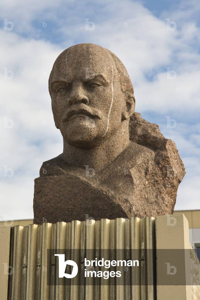 Statue of Lenin, Barentsburg, Gronfjorden, Svalbard, Norway (photo)