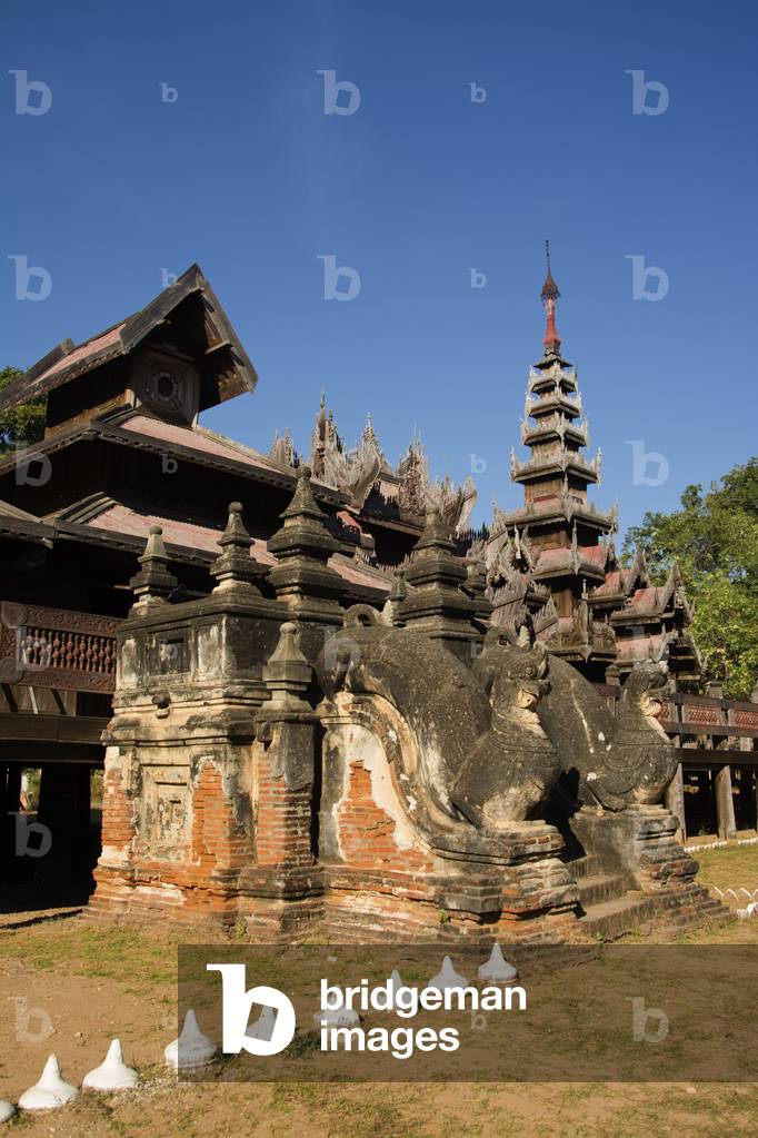 Ancient Shwe Saw Lu Buddhist Pagoda, Sale, Magway Region, Myanmar (photo)