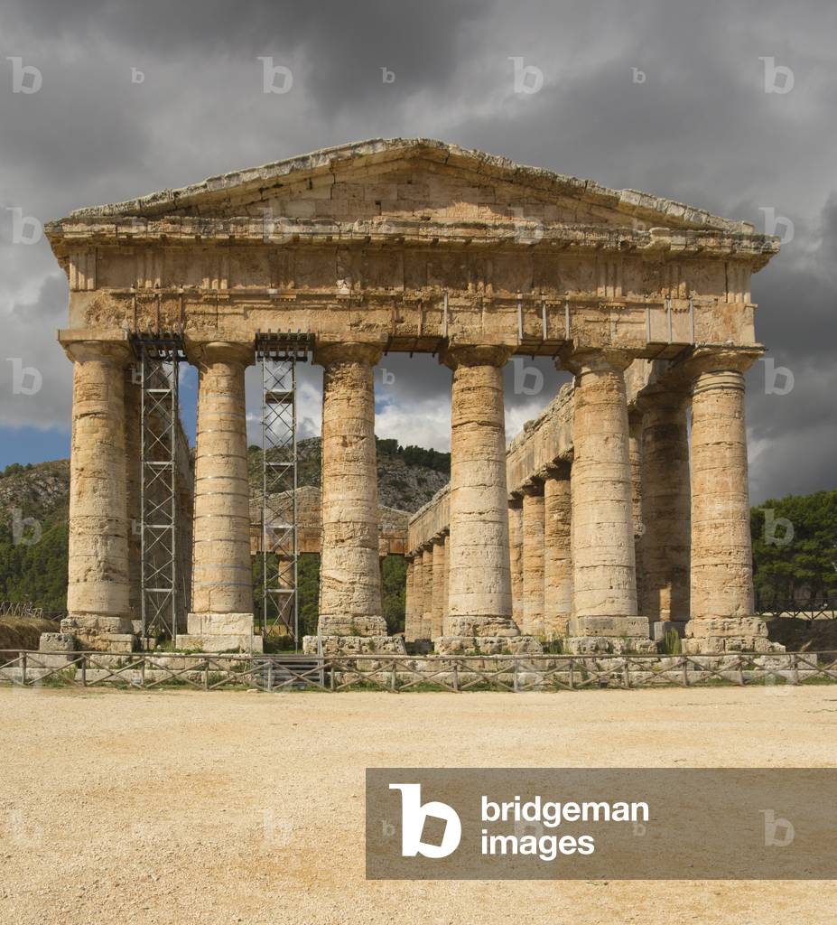 Segesta’s unfinished Doric Temple (420 BC), Segesta, Sicily, Italy (photo)