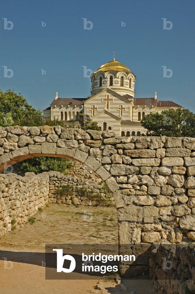 Ukraine, Sevastapol, Chersonesus (422 Bcentury), archway with Cathedral at rear