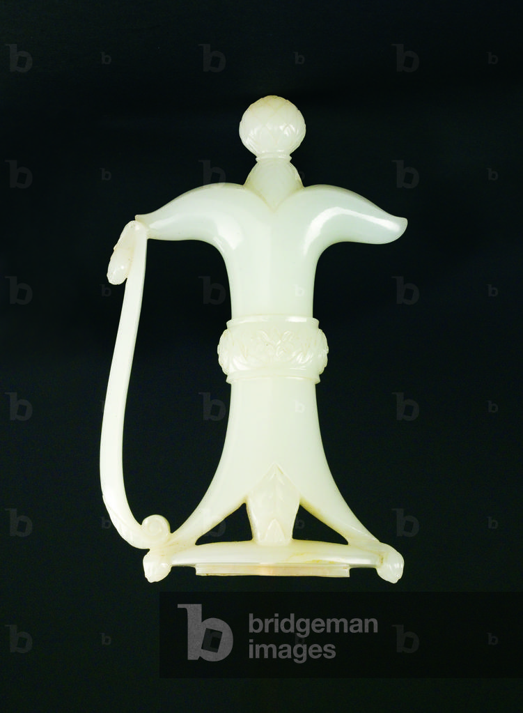 Dagger handle with floral design (nephrite)