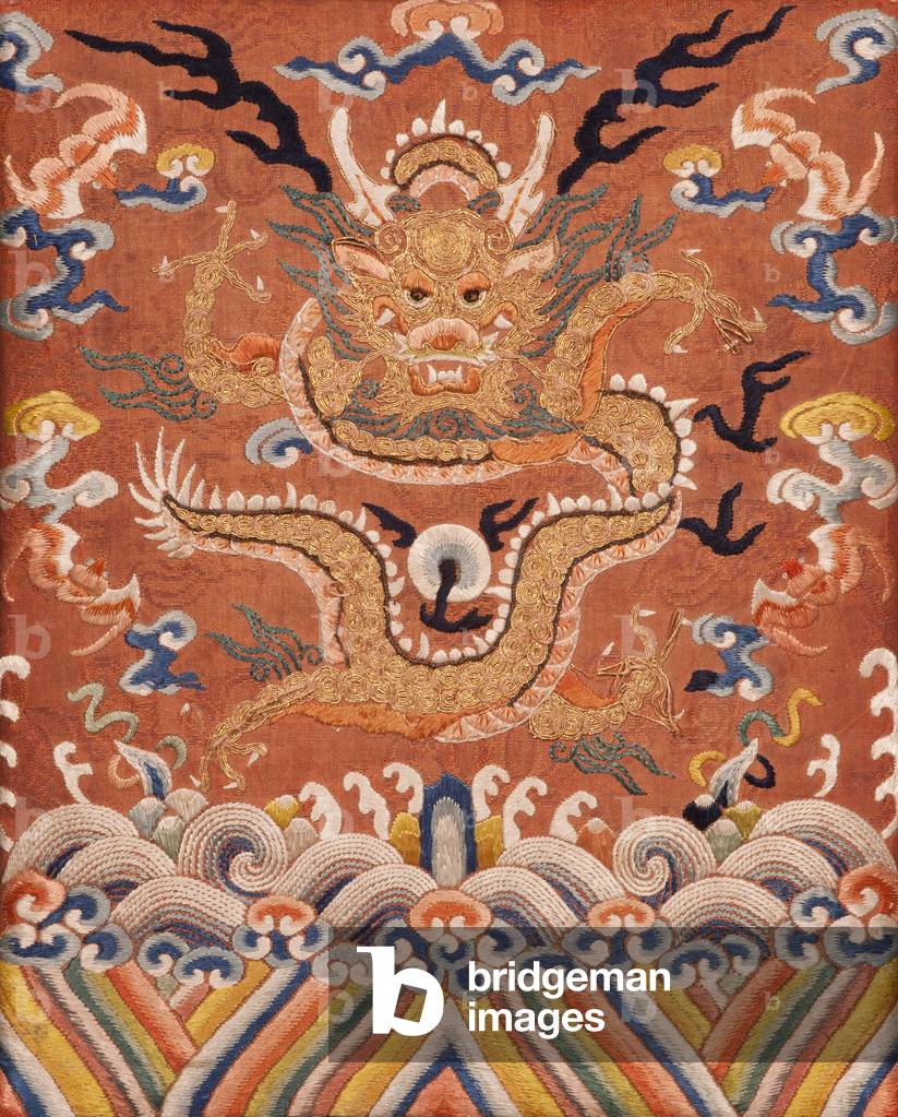 Box with dragon robe textile cover, 19th century (silk & wood)