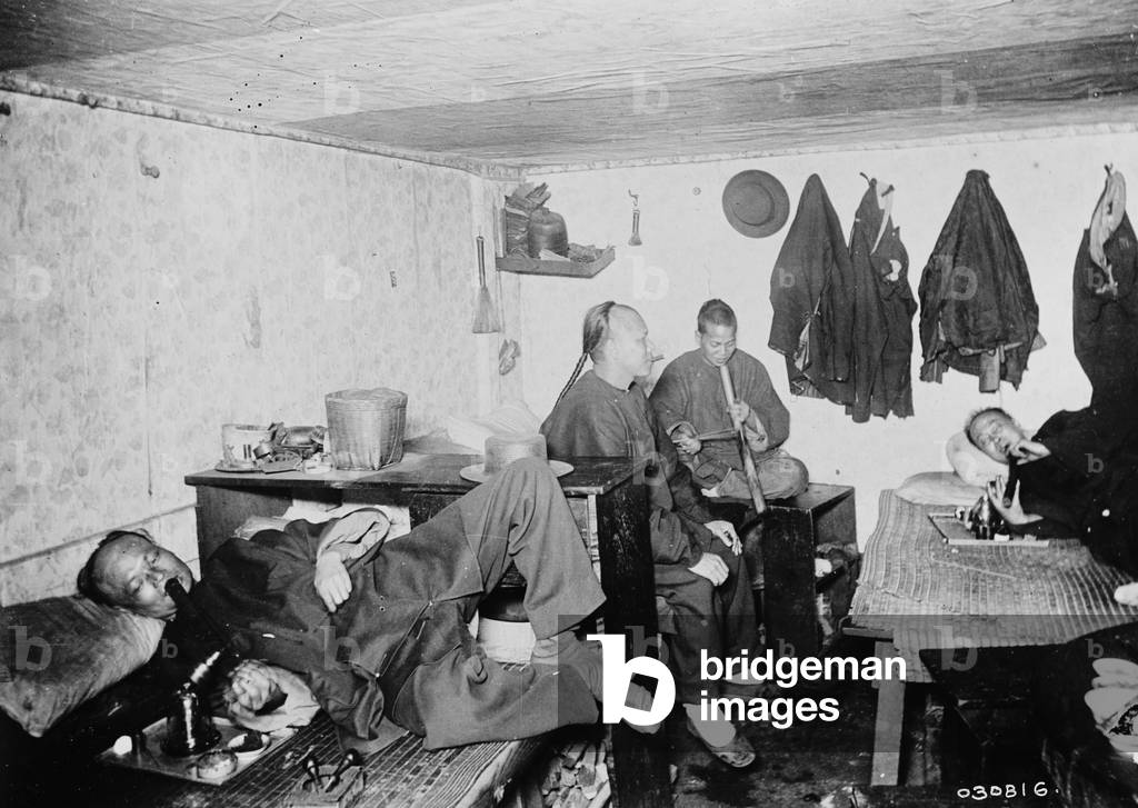 Opium den, Chinatown, San Francisco, California, USA, c.1920 (b/w photo)