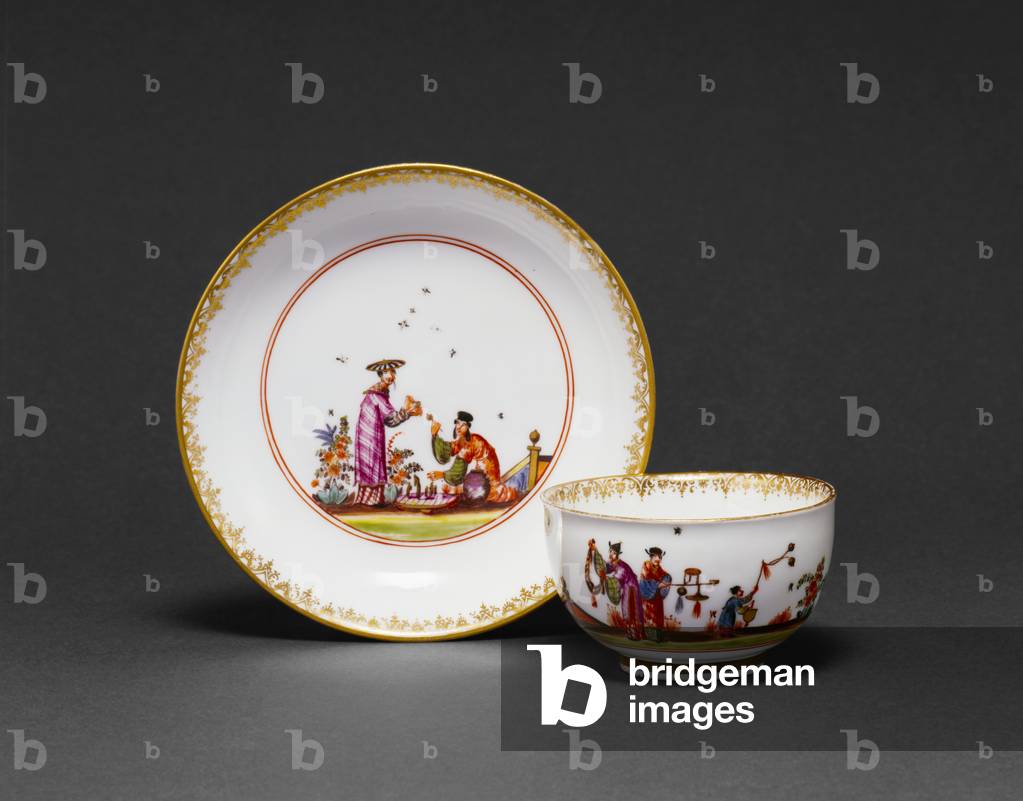 Tea bowl and saucer, c.1730-35n (Hard paste porcelain)
