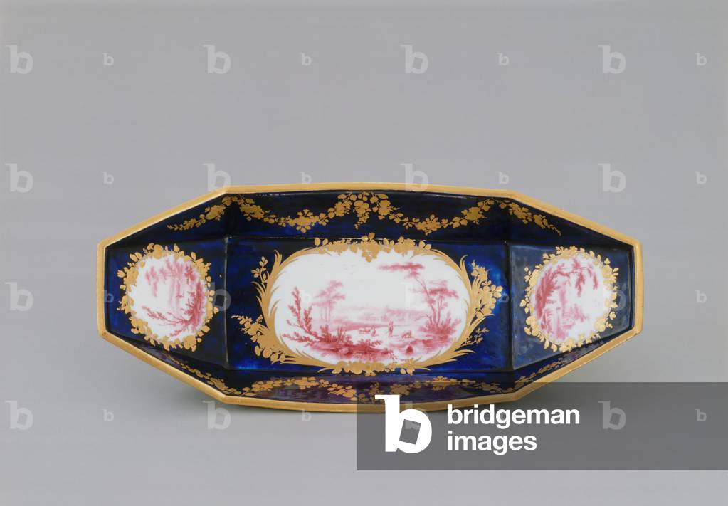 Dish (déjeuner bateau), c.1753 (Soft paste porcelain)
