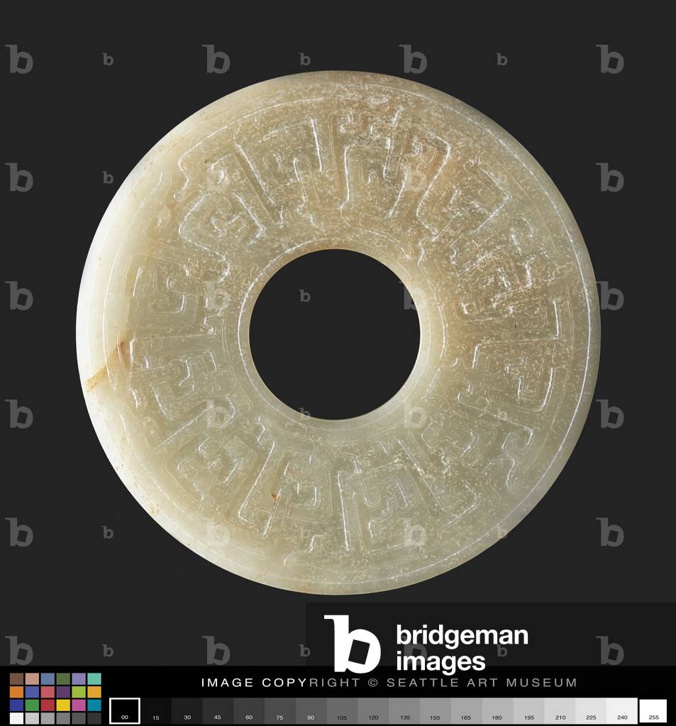 Pi, interlocking cloud patterns, mid 11th-mid
3rd century B.C. (nephrite)