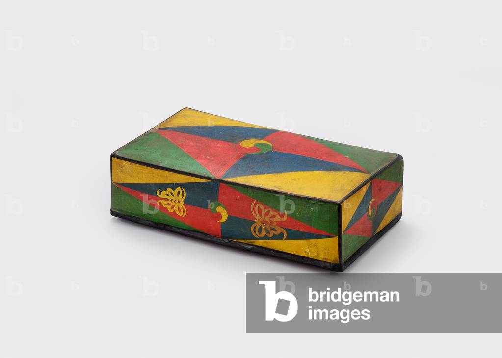Covered box, early 20th century (Laminated and painted paper)