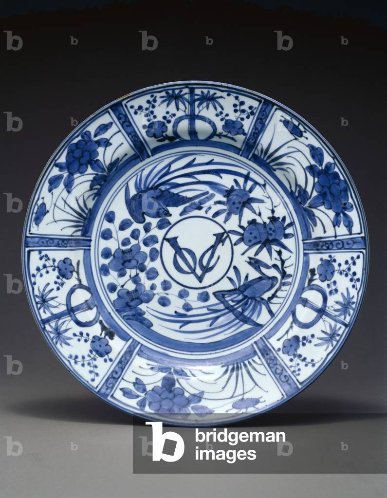 VOC plate, c.1660-1680 (Hard paste porcelain, export type fuyo-de)