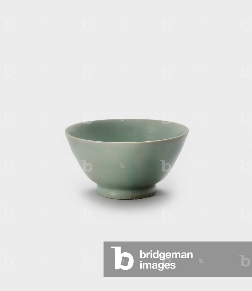 Celadon bowl, 12th century (Stoneware with blue green glaze)