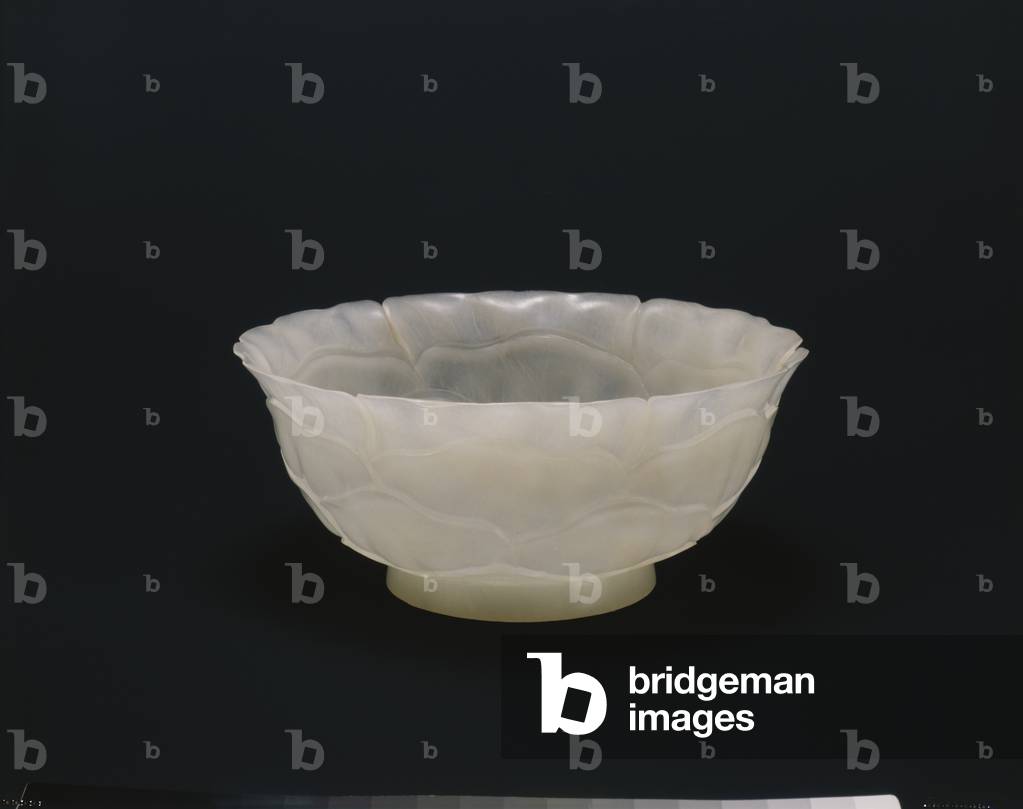 Bowl, late 18th century (Carved and incised white nephrite)