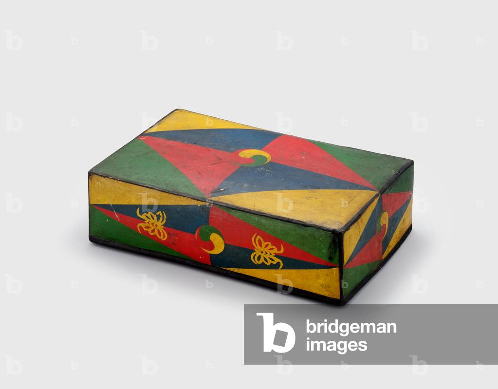 Covered box, early 20th century (Laminated and painted paper)