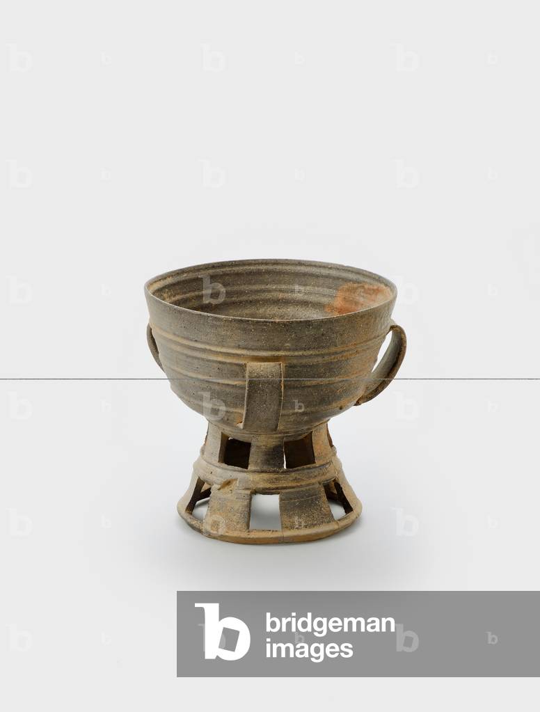 Pedestal bowl, 5th-6th century (Stoneware with openwork decoration)