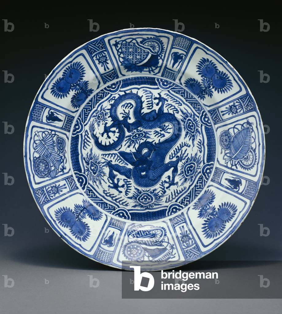 Large dish with dragon, c.1610-20 (Hard paste porcelain)